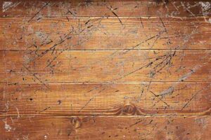 Pavimento legno graffiato