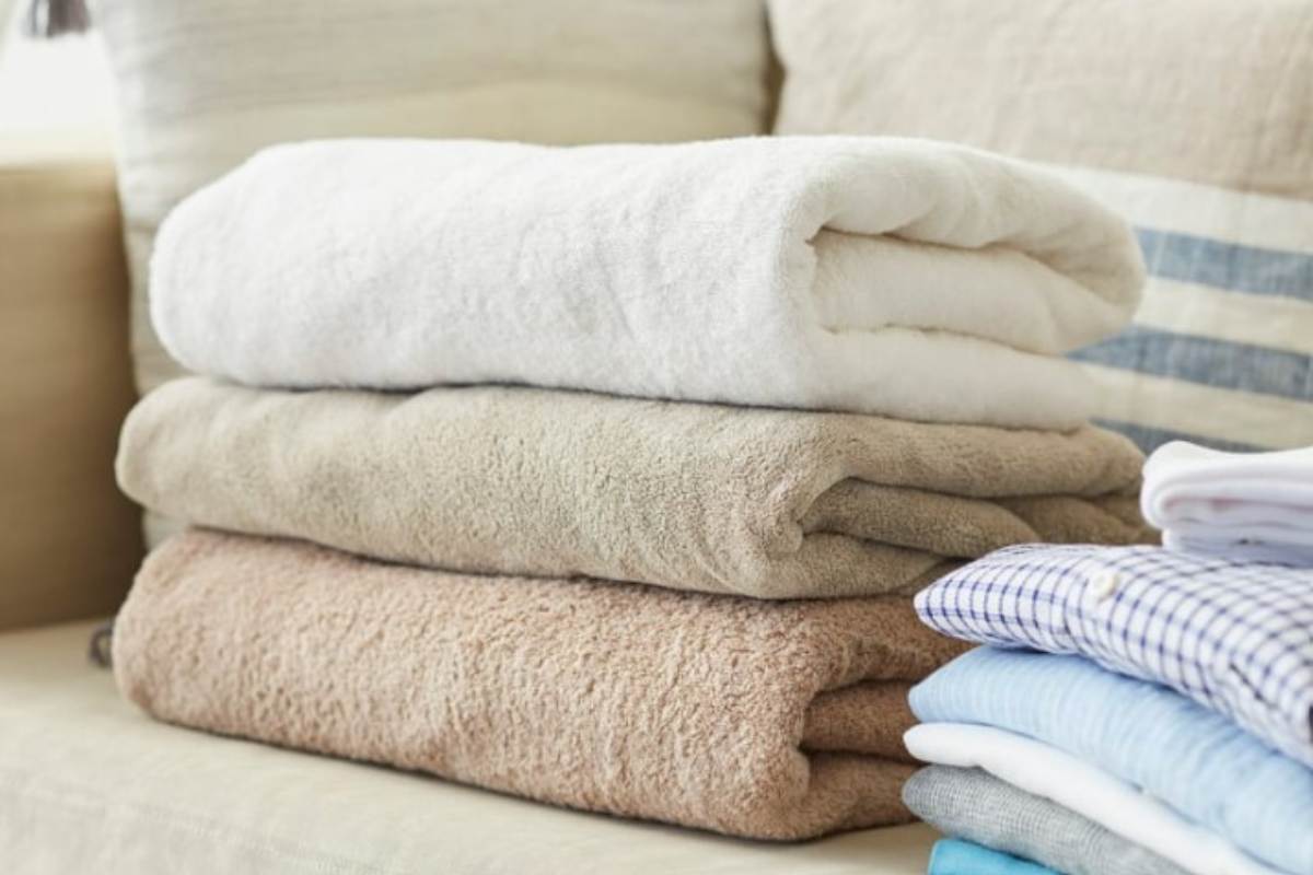 Asciugamani da bagno piegati dopo il lavaggio