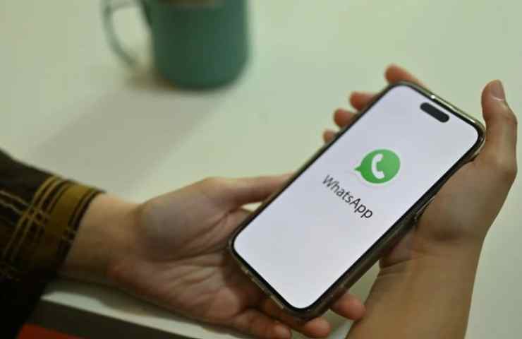 loco whatsapp su smartphone
