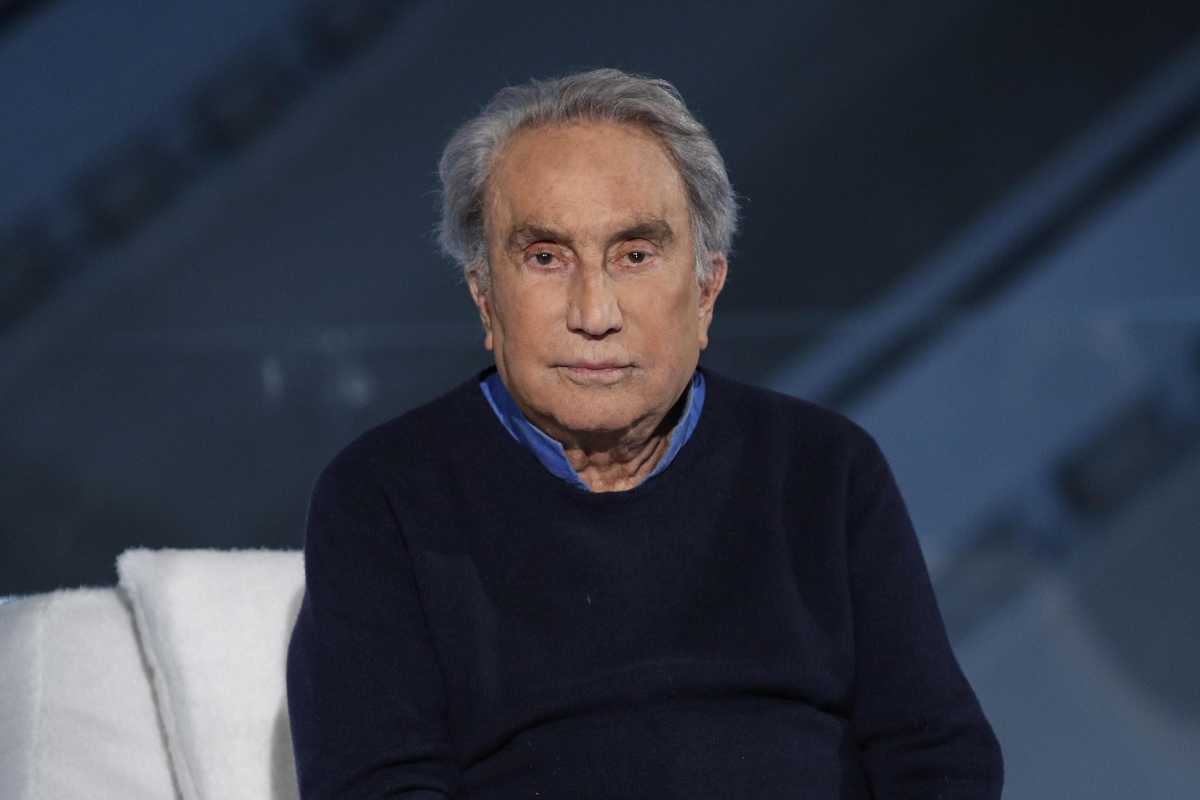 emilio fede in posa